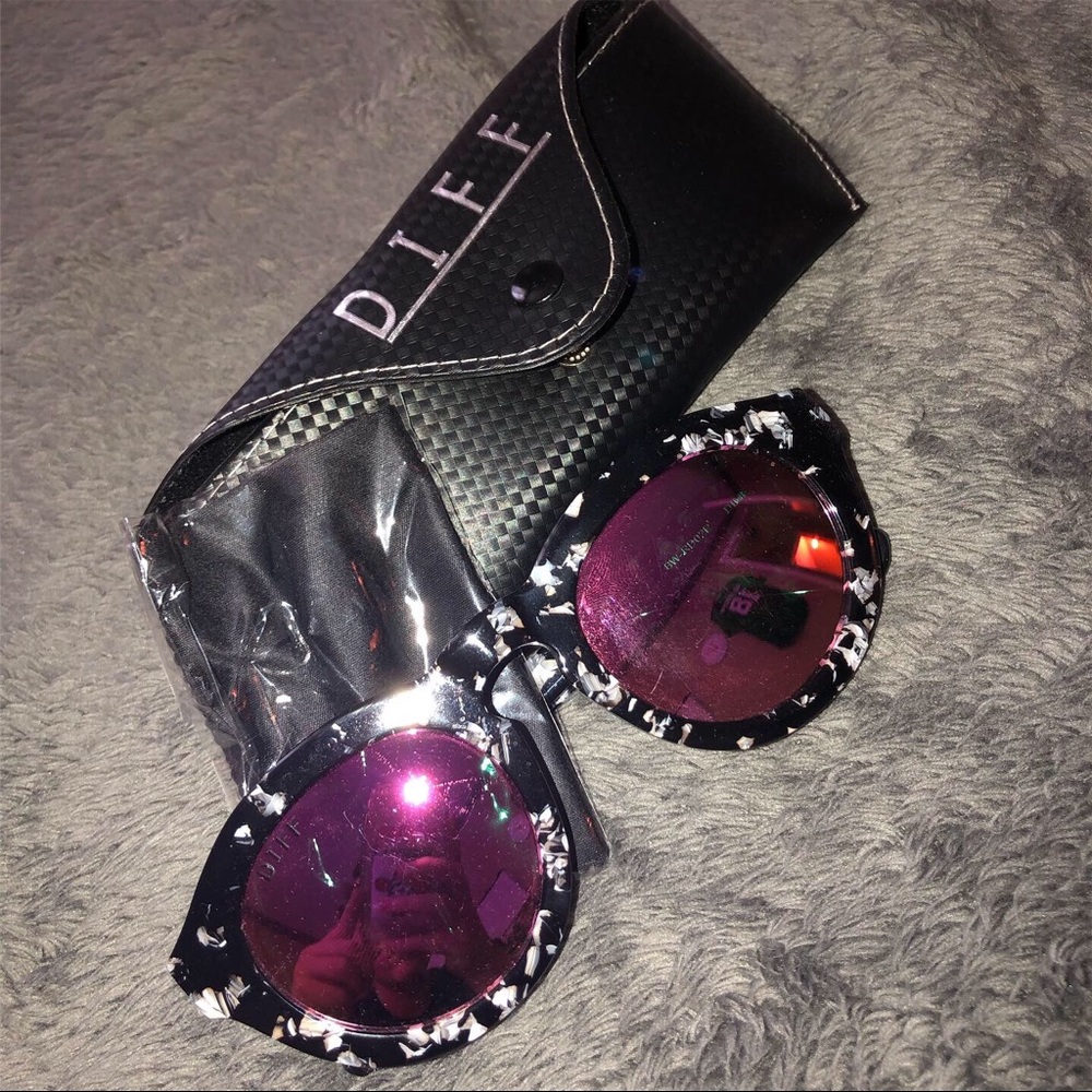 DIFF sunnies!